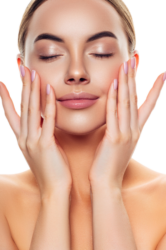 Rejuvenece tu piel a los 45+: Guía Integral de Cuidado y Transformación Autora: Mayelín Granela